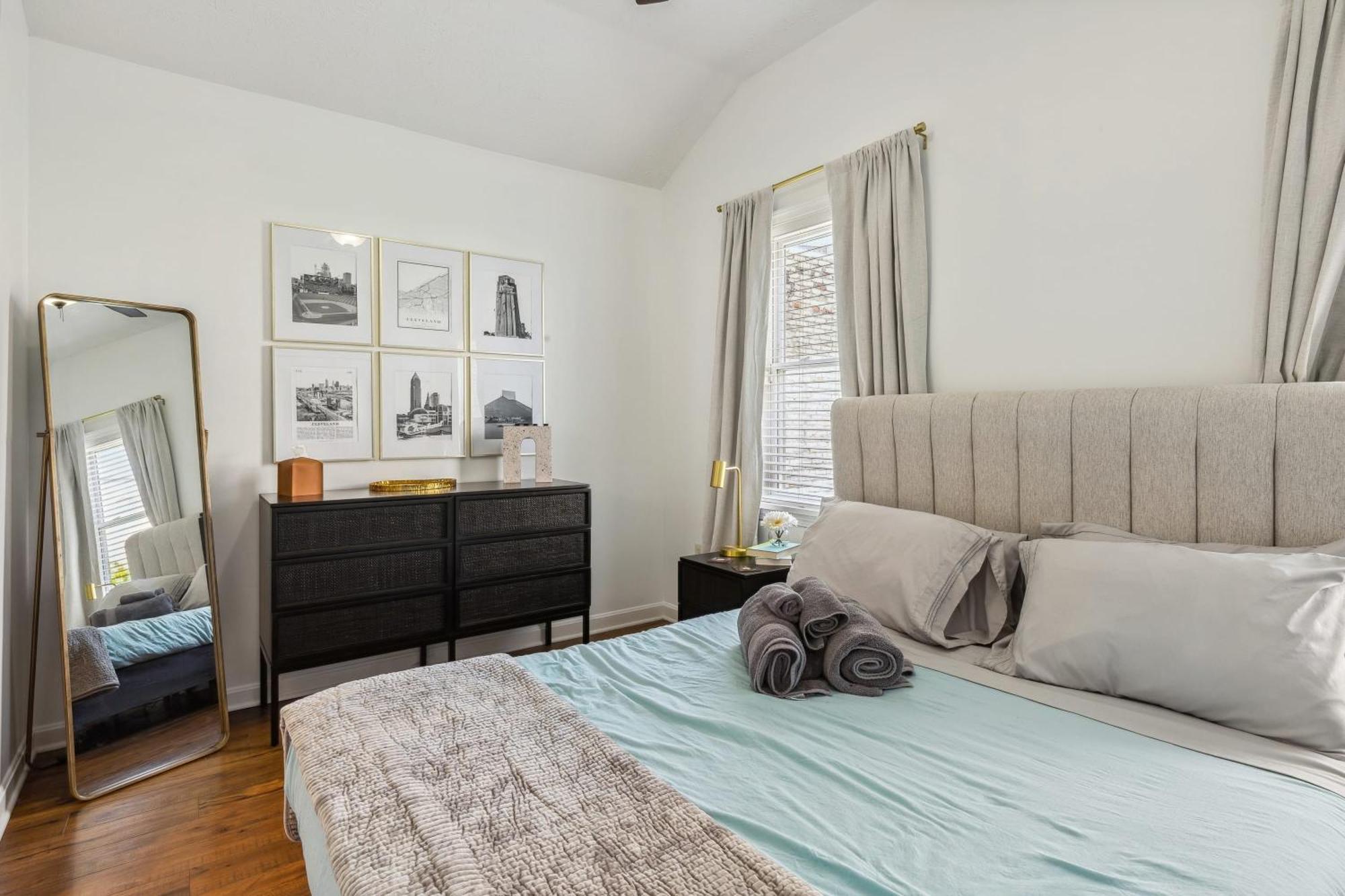 Newly Renovated Tremont Treasure I Cozy + Modern Villa Cleveland Eksteriør bilde